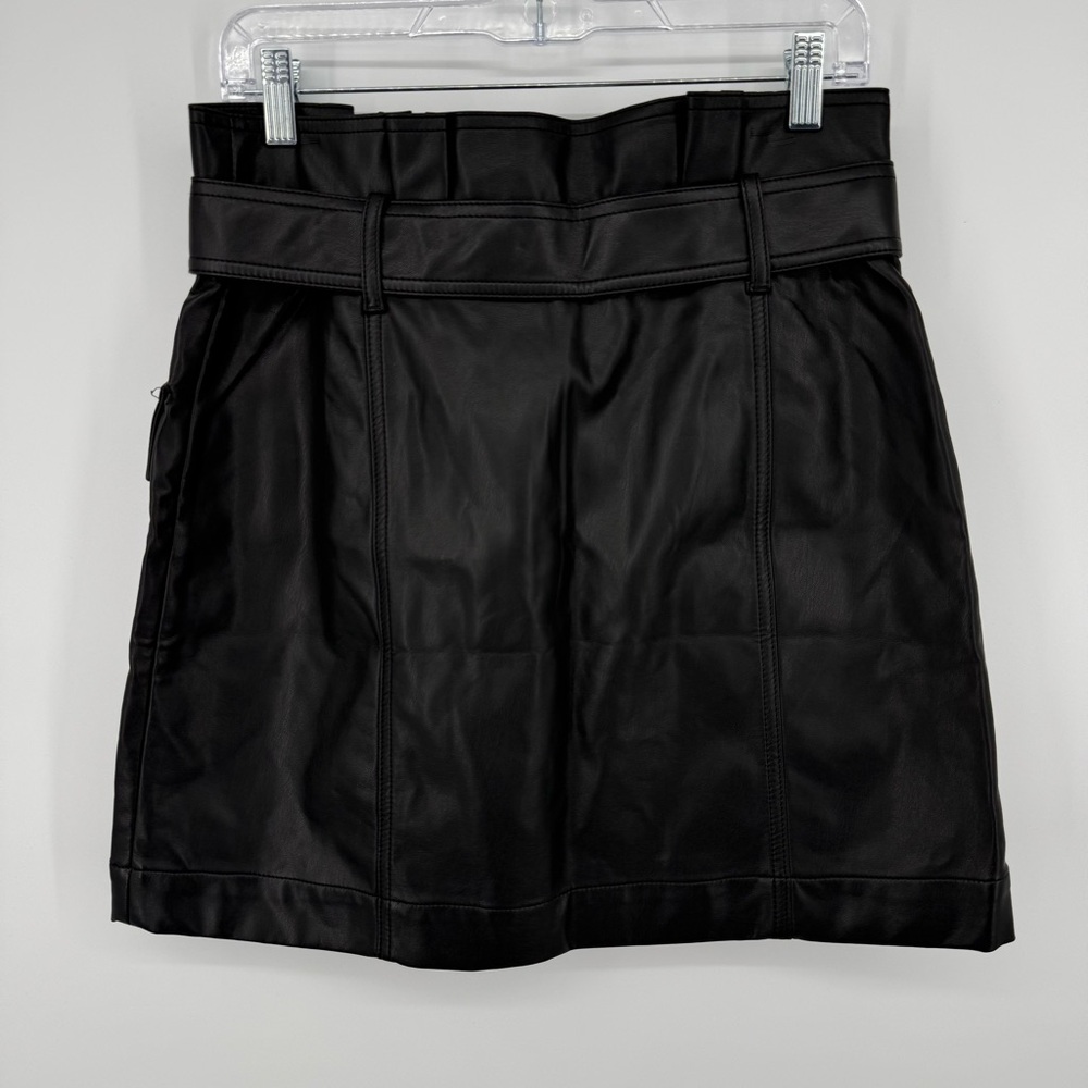 Banana Republic Vegan Leather Black Button-Up Mini Skirt Paperbag Waist Size 10 - Picture 7 of 7